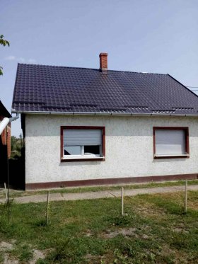 Metal tile roofing